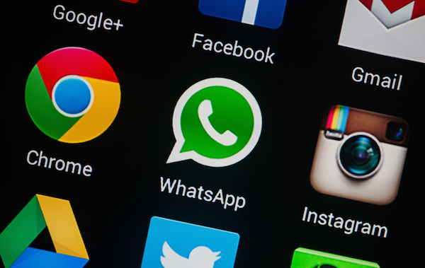 O WhatsApp liberou nesta quarta-feira, 22, uma atualização do sistema para Android. Ainda disponível para download apenas no site do aplicativo, a versão 2.12.194 permite que o usuário silencie pessoas — e não mais apenas grupos. Além disso, passa a ser possível marcar mensagens como “não lidas”.